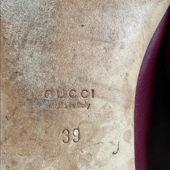 Gucci Ballet Flats Women's Red Wine Burgandy Leather with Gold Logo. - Picture 3 of 4